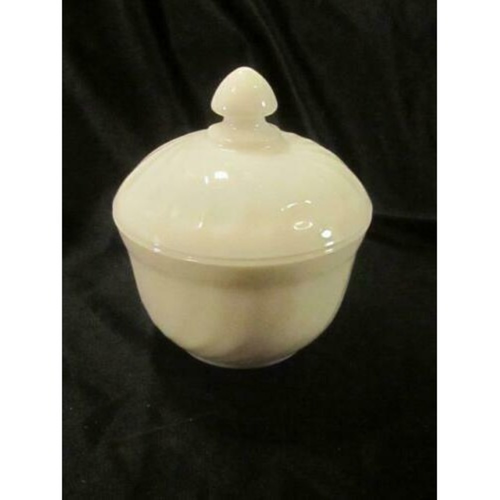 UNUSED Arcopal France Trianon Scalloped off White Swirl Covered Sugar Bowl